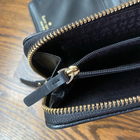 Kate Spade Wallet in Black - Picture 2 of 9
